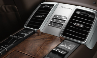 Illustration for article titled 2010 Porsche Panamera: More Four-Door Photos